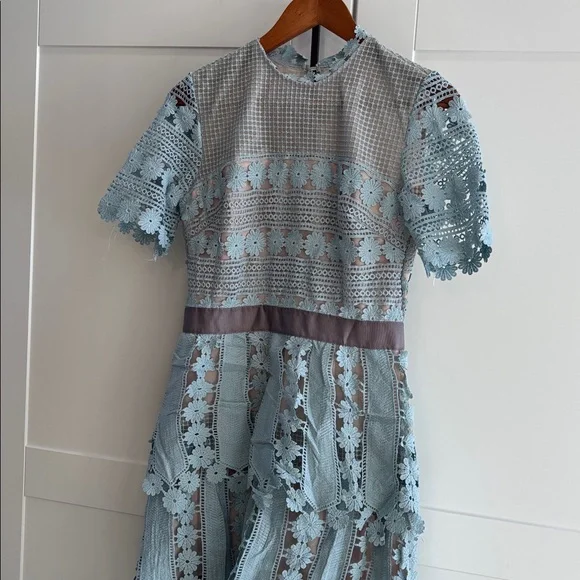 Elegant Lace Midi Dress in Light Blue - Picture 4 of 10